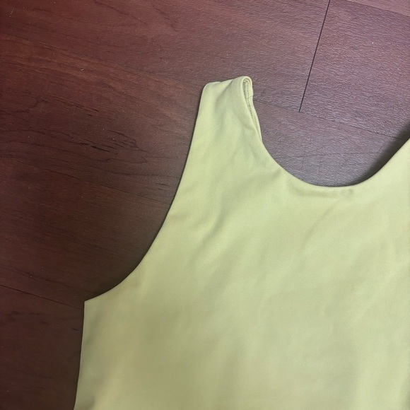 Girlfriend Collective Lime Workout Set - Picture 5 of 16